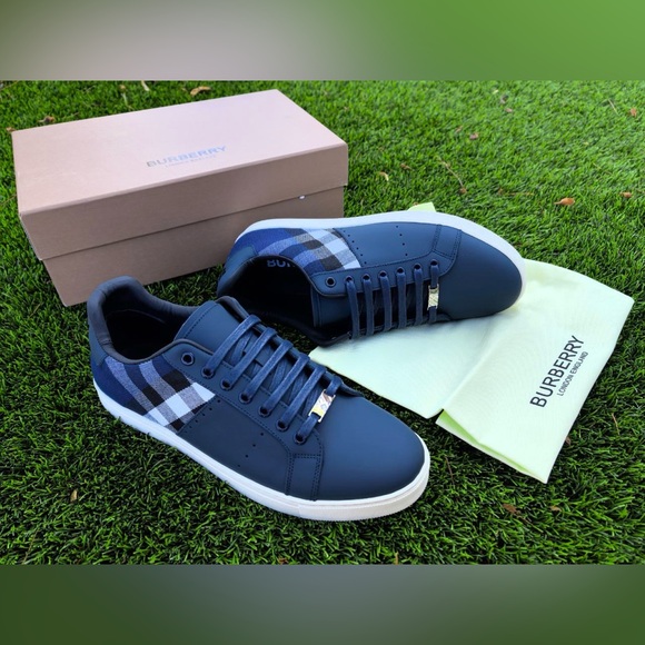 BURBERRY London US11 New Dark Blue Rainbow Logo Sneakers - Picture 1 of 12